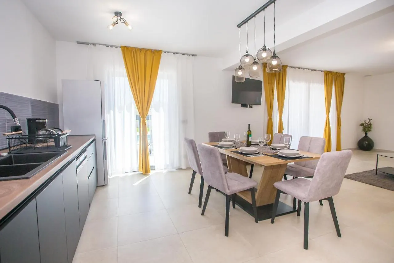 Villa Silvano & Nadija Kaštelir