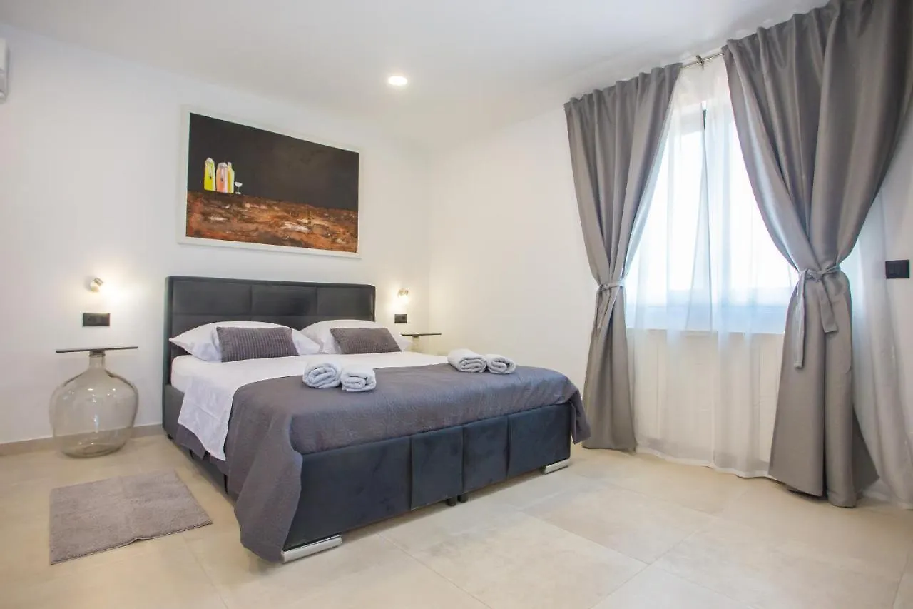 Villa Silvano & Nadija Kaštelir